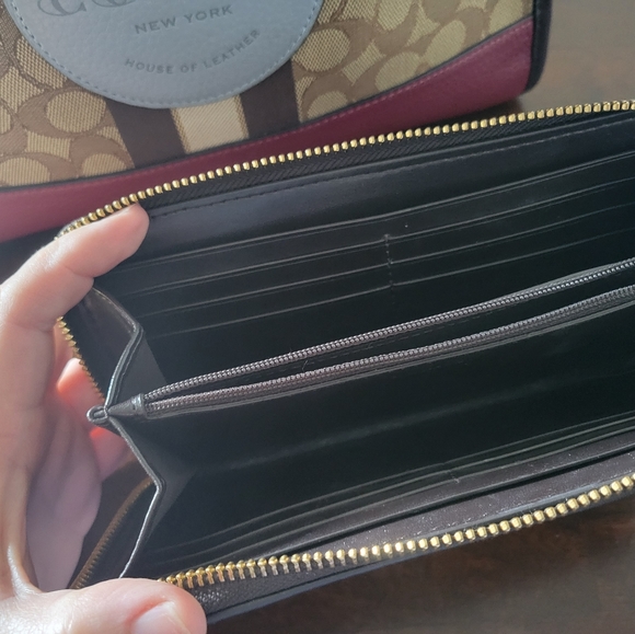 Coach Dempsey tote with wallet - Picture 2 of 16